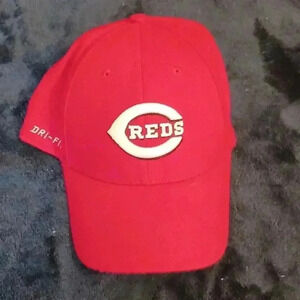 Cincinnati Reds baseball cap by Nike